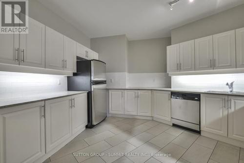 #304 -15 Windermere Ave, Toronto, ON - Indoor Photo Showing Kitchen