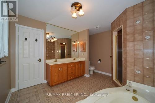 12301 Keele Street, Vaughan, ON - Indoor Photo Showing Bathroom