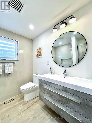 143 Sand Rd, East Gwillimbury, ON - Indoor Photo Showing Bathroom