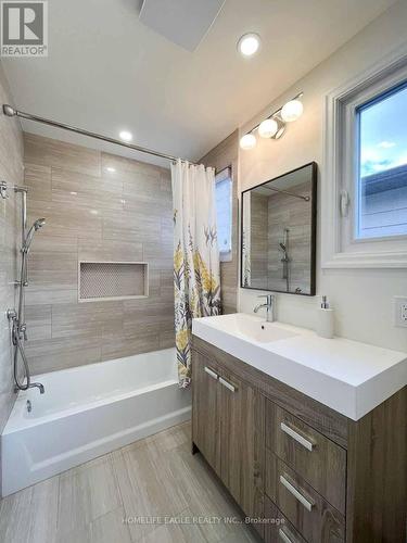 143 Sand Rd, East Gwillimbury, ON - Indoor Photo Showing Bathroom