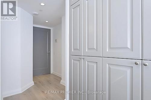 807 - 155 Yorkville Avenue, Toronto, ON - Indoor Photo Showing Other Room
