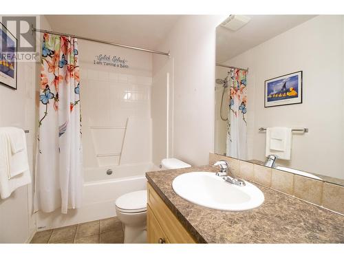 707 Center Street, Revelstoke, BC - Indoor Photo Showing Bathroom