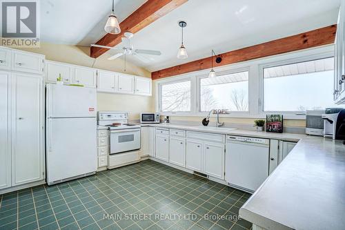860 Reach Street, Scugog, ON - Indoor Photo Showing Kitchen