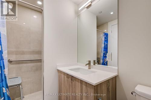 #804 -840 St Clair Ave W, Toronto, ON - Indoor Photo Showing Bathroom