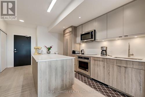 #804 -840 St Clair Ave W, Toronto, ON - Indoor Photo Showing Kitchen With Upgraded Kitchen