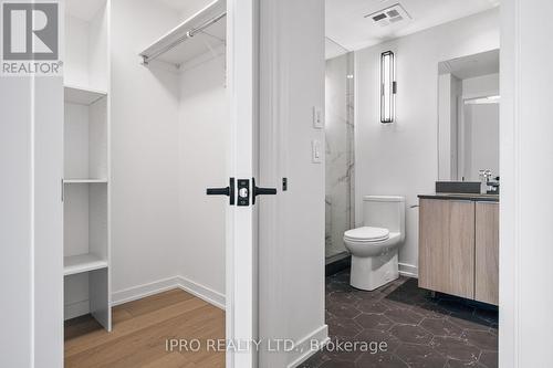 #903 -123 Portland St, Toronto, ON - Indoor Photo Showing Bathroom