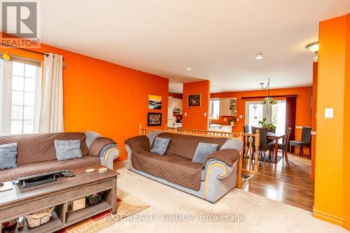 364 Tannery Road, Madoc, ON - Indoor Photo Showing Living Room