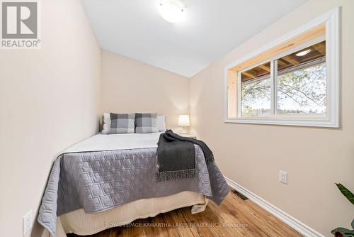 139 Southview Dr, Kawartha Lakes, ON - Indoor Photo Showing Bedroom