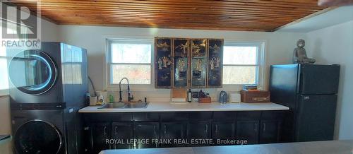 83 Store St, Tweed, ON - Indoor Photo Showing Laundry Room