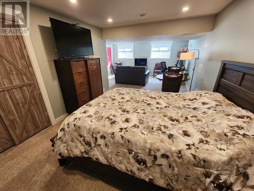 3850 Dogwood  Drive, Trail, BC - Indoor Photo Showing Bedroom