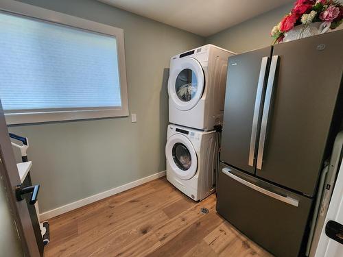 3850 Dogwood Drive, Trail, BC - Indoor Photo Showing Laundry Room