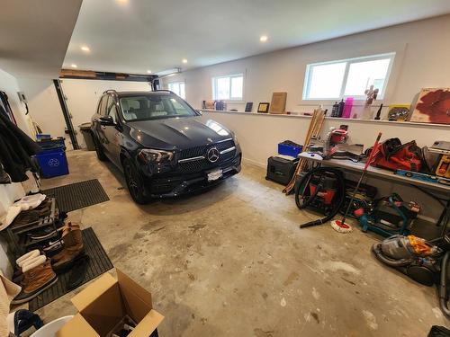 3850 Dogwood Drive, Trail, BC - Indoor Photo Showing Garage