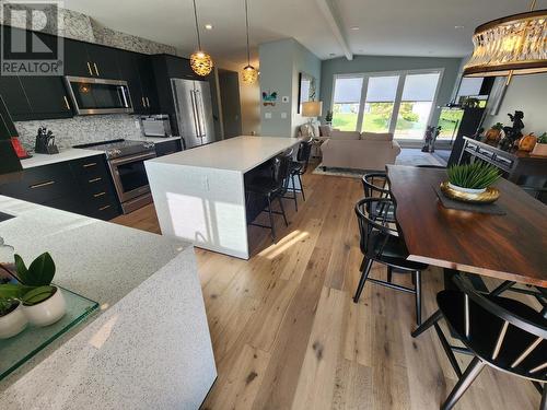 3850 Dogwood  Drive, Trail, BC - Indoor Photo Showing Kitchen With Upgraded Kitchen