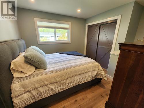 3850 Dogwood  Drive, Trail, BC - Indoor Photo Showing Bedroom