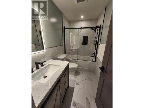 3850 Dogwood  Drive, Trail, BC - Indoor Photo Showing Bathroom