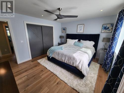 3850 Dogwood  Drive, Trail, BC - Indoor Photo Showing Bedroom