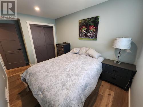 3850 Dogwood  Drive, Trail, BC - Indoor Photo Showing Bedroom