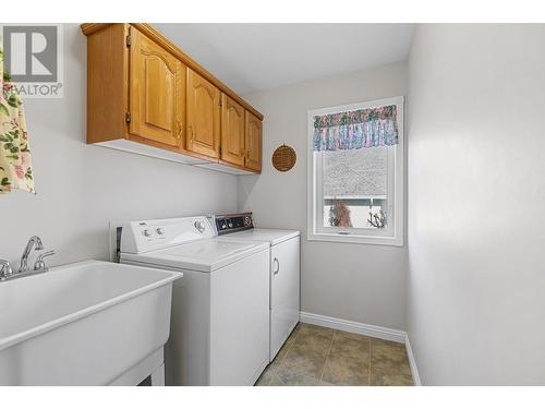 7604 Sage Drive, Coldstream, BC - Indoor Photo Showing Laundry Room