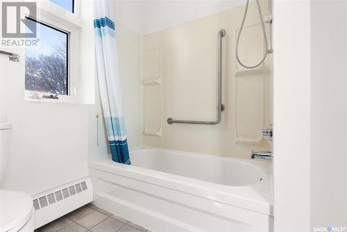 107 3225 13Th Avenue, Regina, SK - Indoor Photo Showing Bathroom
