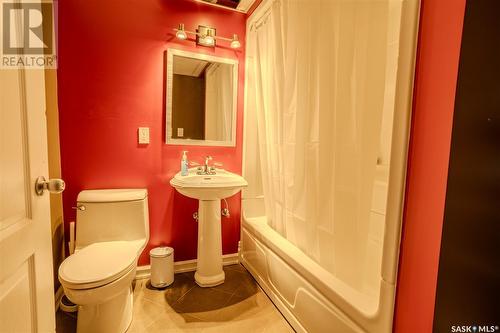 332 31St Street, Battleford, SK - Indoor Photo Showing Bathroom