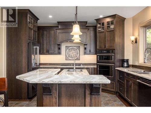 3500 65 Street Nw, Salmon Arm, BC - Indoor Photo Showing Kitchen With Double Sink