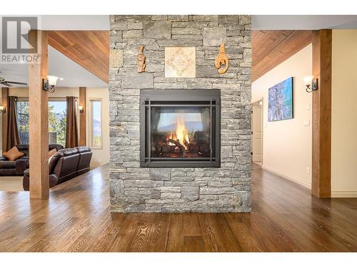 3500 65 Street Nw, Salmon Arm, BC - Indoor Photo Showing Living Room With Fireplace