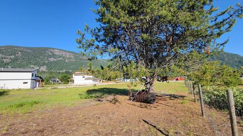 319 Elkview Trail, Castlegar, BC 