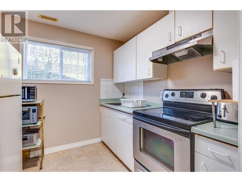 2906 Sullivan Crescent, Prince George, BC - Indoor Photo Showing Kitchen