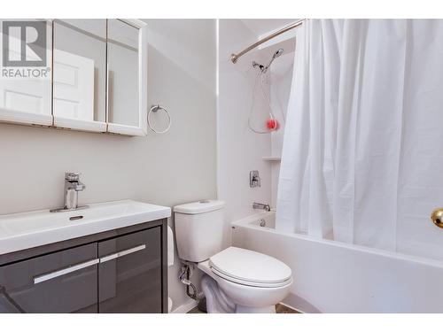 2906 Sullivan Crescent, Prince George, BC - Indoor Photo Showing Bathroom
