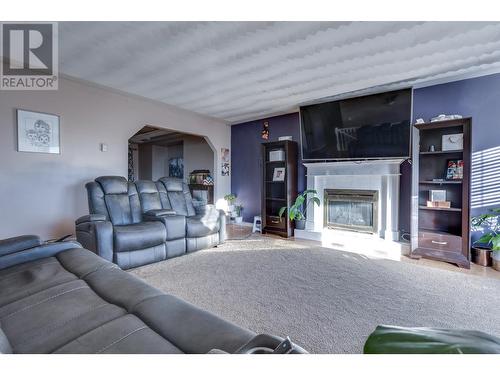 2906 Sullivan Crescent, Prince George, BC - Indoor Photo Showing Living Room With Fireplace