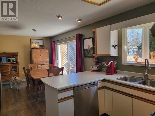 950 Laurel Road, Quesnel, BC - Indoor Photo Showing Kitchen With Double Sink