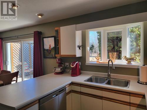 950 Laurel Road, Quesnel, BC - Indoor Photo Showing Kitchen With Double Sink