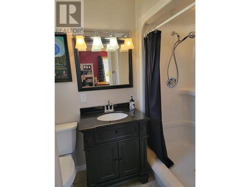 950 Laurel Road, Quesnel, BC - Indoor Photo Showing Bathroom