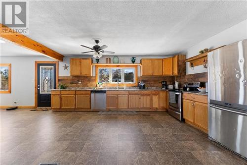 Ample cabinetry. - 3025 White Lake Road, White Lake, ON - Indoor Photo Showing Kitchen