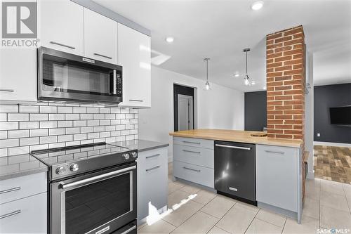115 11Th Street E, Saskatoon, SK - Indoor Photo Showing Kitchen With Upgraded Kitchen