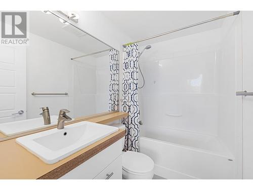 985 Academy Way Unit# 207, Kelowna, BC - Indoor Photo Showing Bathroom