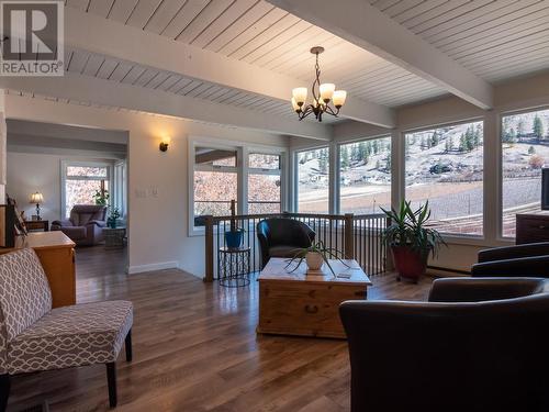 20412 Garnet Valley Road, Summerland, BC - Indoor Photo Showing Living Room