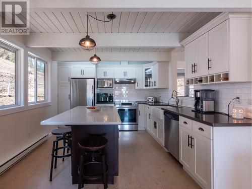 20412 Garnet Valley Road, Summerland, BC - Indoor Photo Showing Kitchen