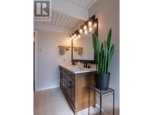 20412 Garnet Valley Road, Summerland, BC - Indoor Photo Showing Bathroom