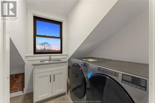 247 Brock Street Unit# 401, Amherstburg, ON - Indoor Photo Showing Laundry Room