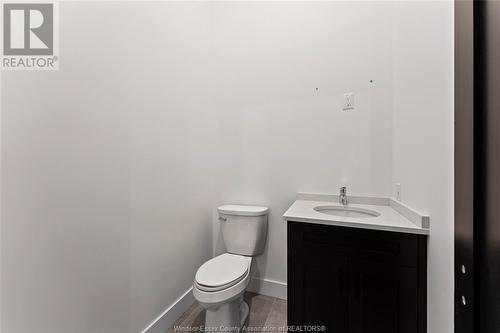 247 Brock Street Unit# 404, Amherstburg, ON - Indoor Photo Showing Bathroom