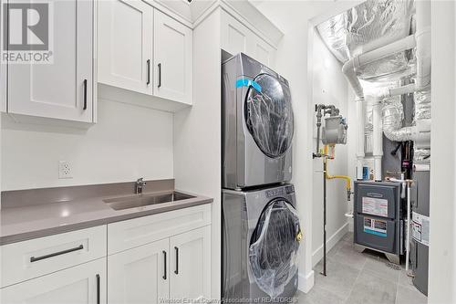 247 Brock Street Unit# 403, Amherstburg, ON - Indoor Photo Showing Laundry Room