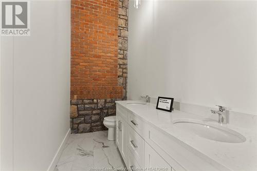 247 Brock Street Unit# 303, Amherstburg, ON - Indoor Photo Showing Bathroom