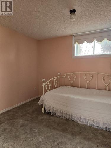 197 Roland Rd, Temiskaming Shores, ON - Indoor Photo Showing Bedroom