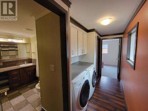 1445 Main Street, Keremeos, BC - Indoor Photo Showing Laundry Room