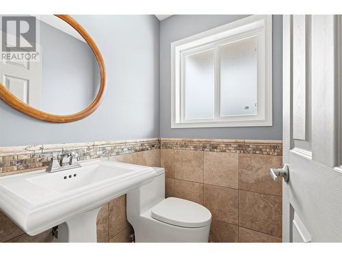 114 Elk Street, Vernon, BC - Indoor Photo Showing Bathroom