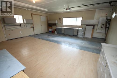 945 Kingfisher Place, Oliver, BC - Indoor Photo Showing Garage