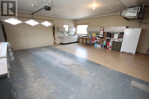 945 Kingfisher Place, Oliver, BC - Indoor Photo Showing Garage