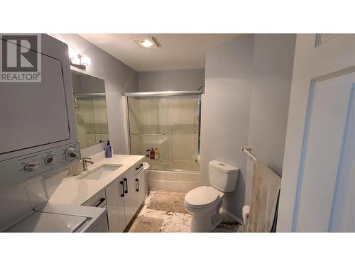 6437 Meadows Dr Unit# 4, Oliver, BC - Indoor Photo Showing Bathroom