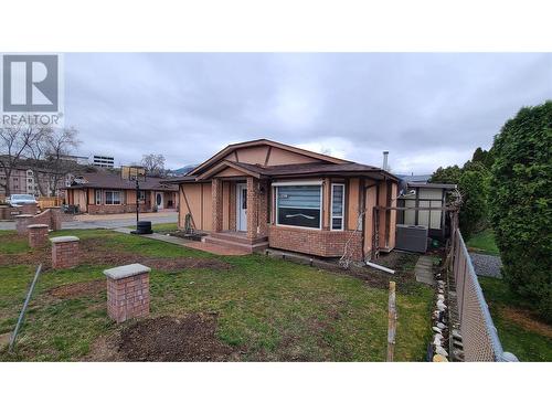 6437 Meadows Dr Unit# 4, Oliver, BC - Outdoor